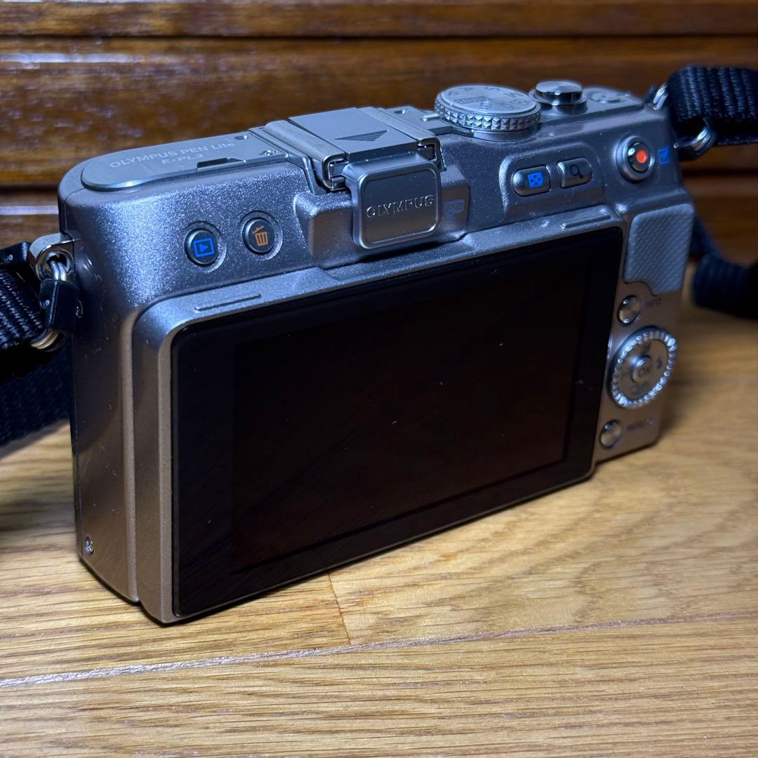 OLYMPUS PEN Lite E-PL3 ストラップ付