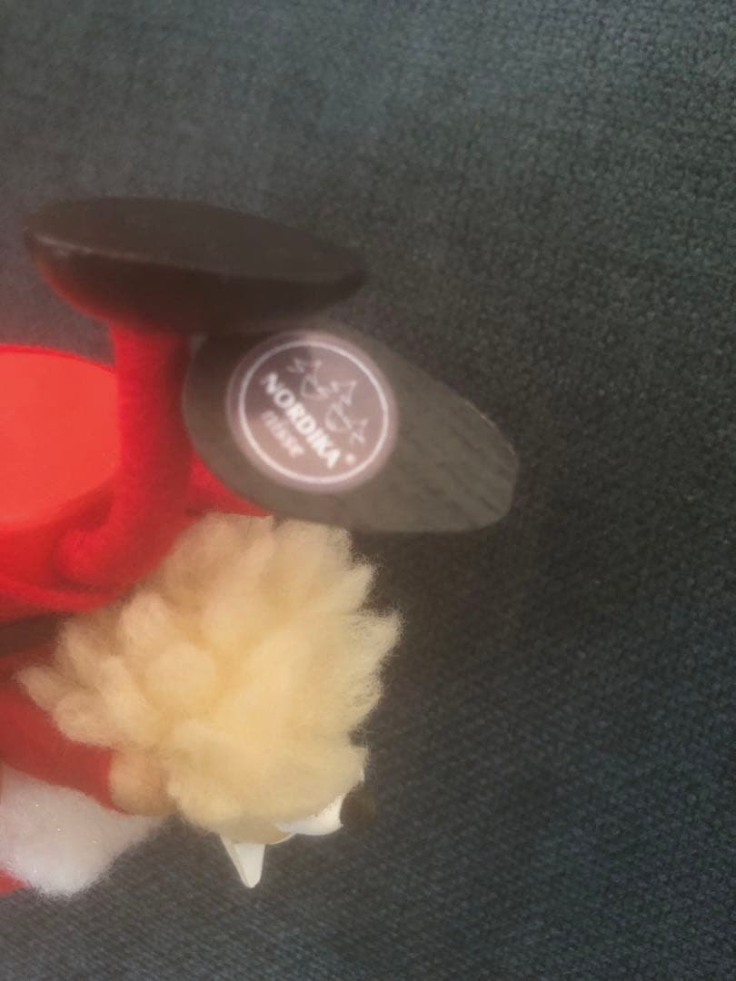 ノルディカニッセ 犬を抱えるサンタさん