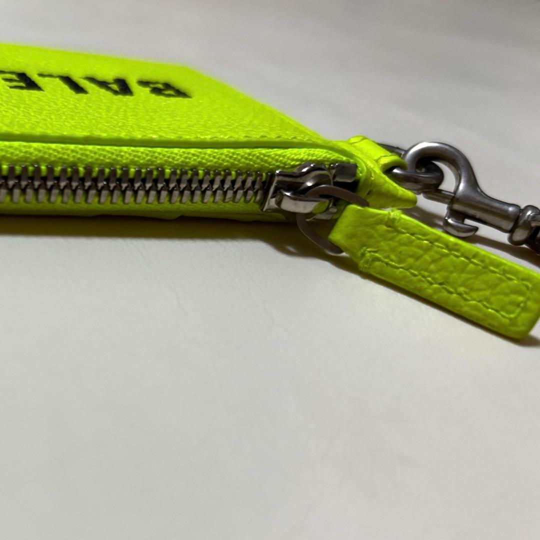 BALENCIAGA ネオンイエロー ケース