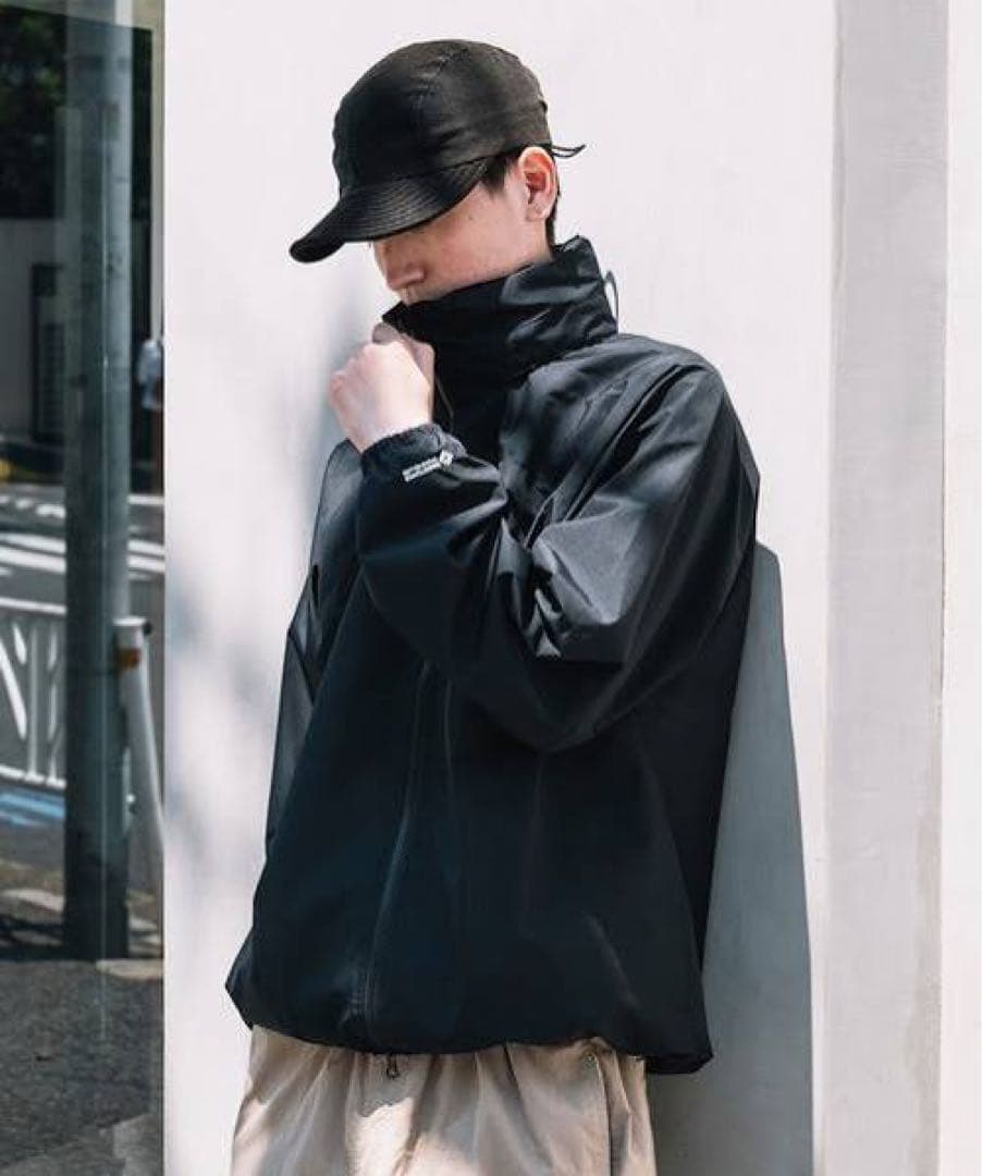 キッズwear 　ナイロンジャケット　M