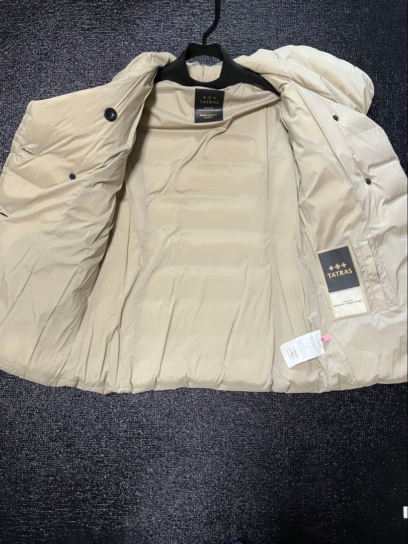 TATRAS ベージュ ダウンジャケット