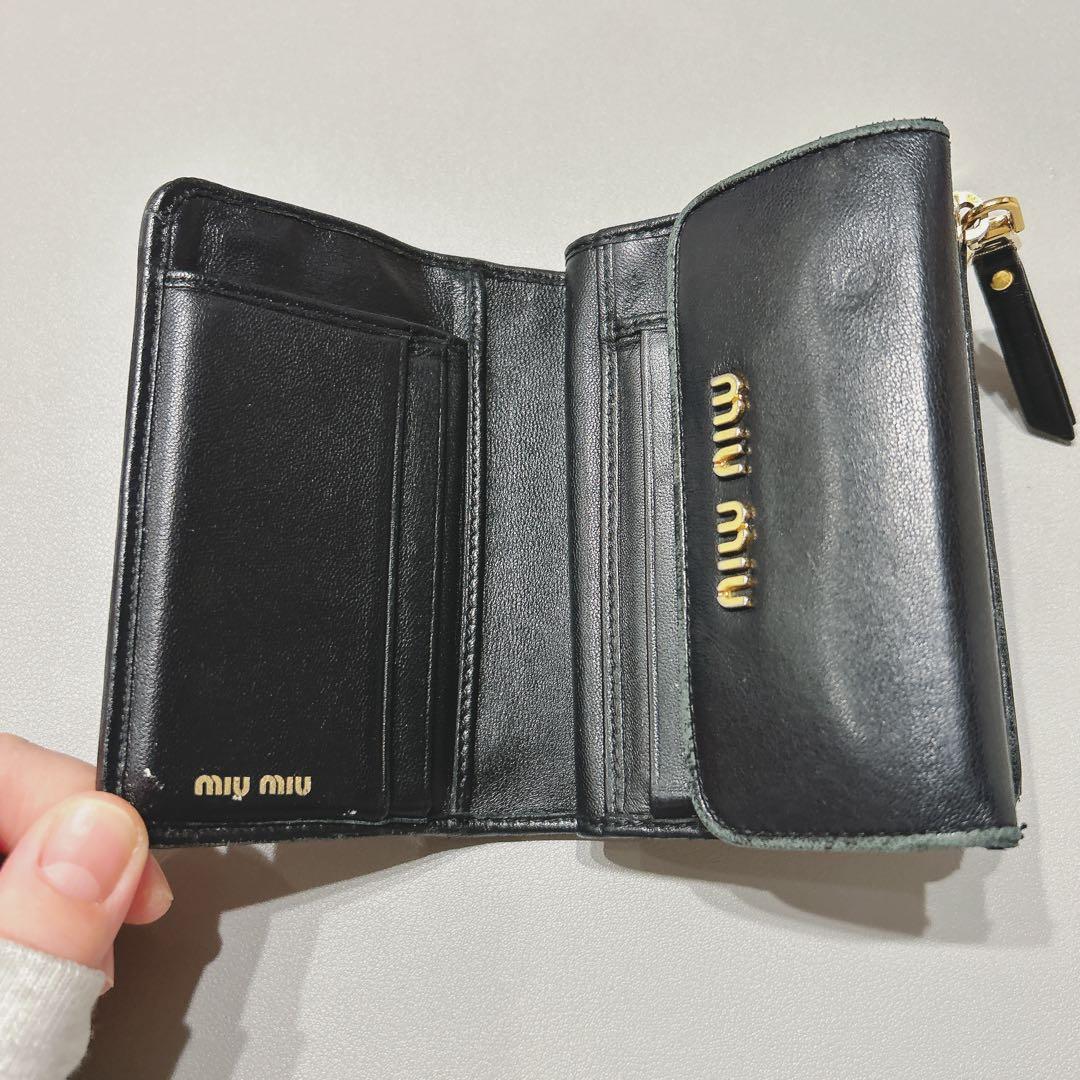 miumiu 三つ折り財布