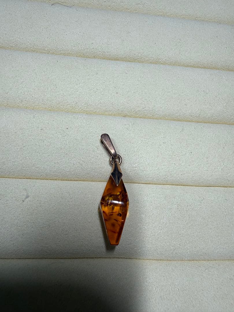 琥珀　アンバー　なは琥珀　583 k14