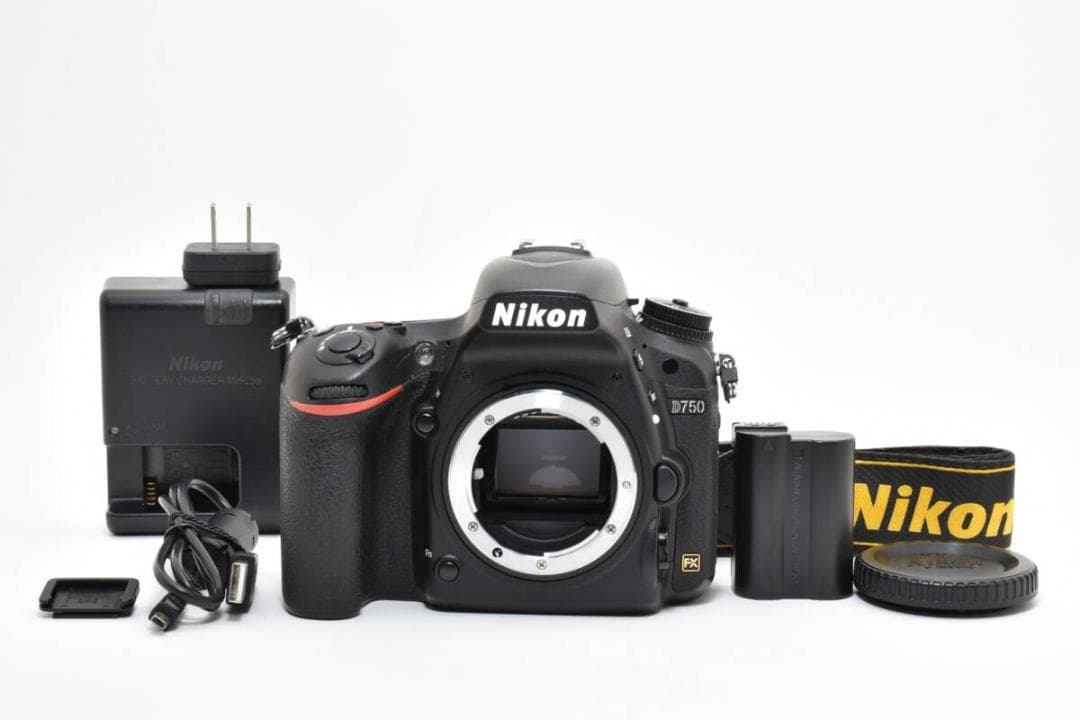 ★良品★《ショット数8,458回 》Nikon D750 ボディ #749U