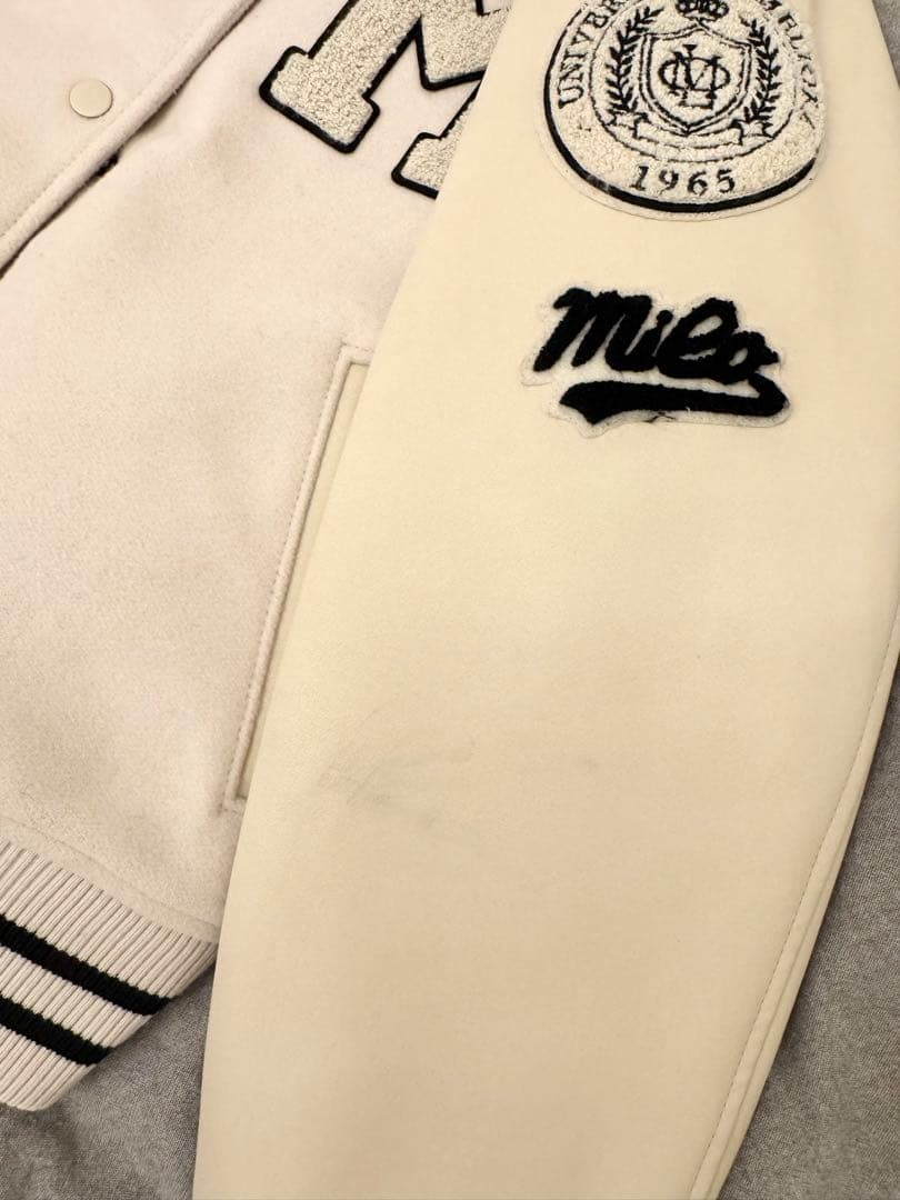 milaowen ワッペンスタジアムジャンバー