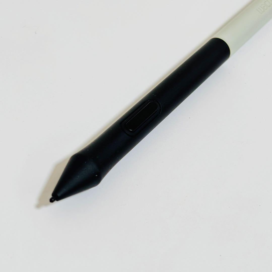 Wacom 液晶ペンタブレット 13.3 本体　wacom one DTC133