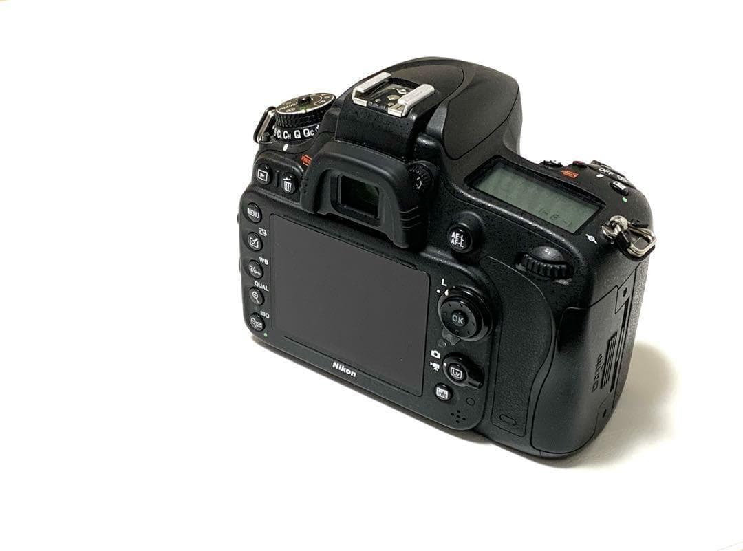 ☆撮影数8600回以下☆NikonD610美品ボディ充電器セット　FXフルサイズ