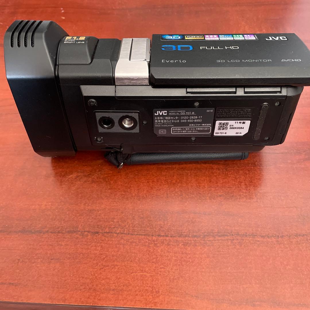 JVC（ビクター）　3Dビデオカメラ　Everio　GS-TD1