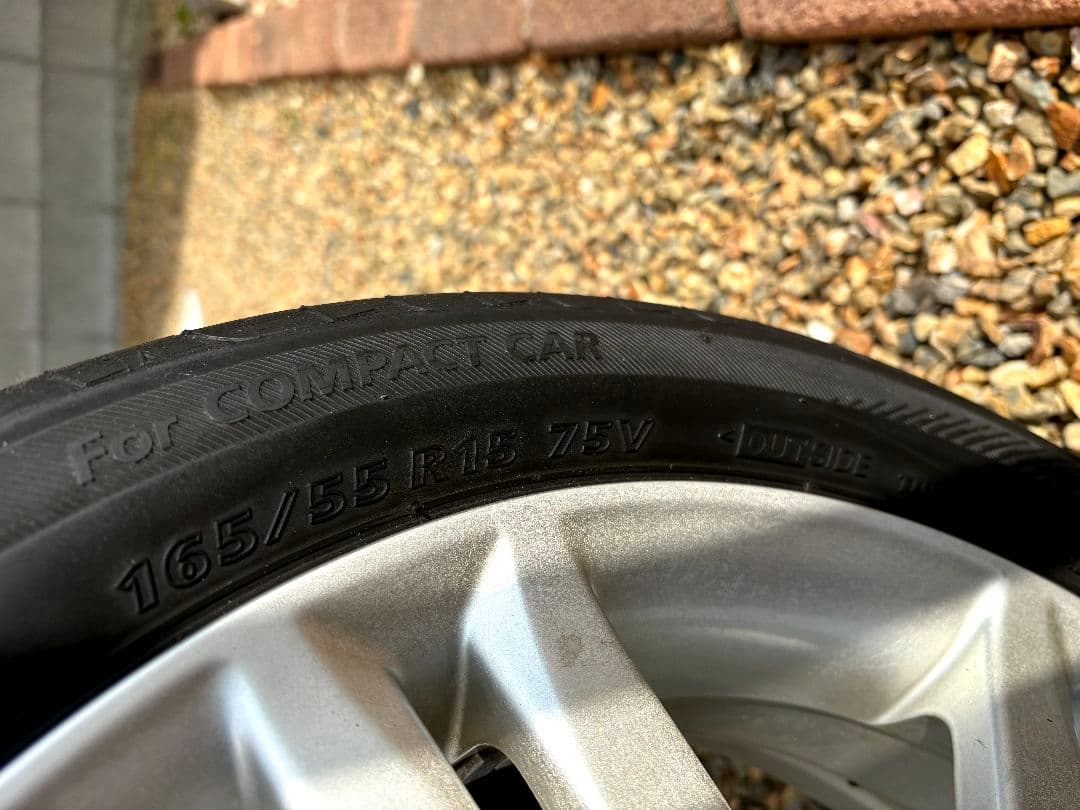 ダイハツタントカスタム375の15インチアルミホイール