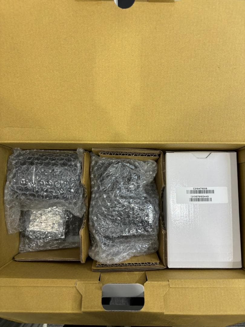 【新品同様】キャノン デジタル一眼 EOS Kiss X10 ダブルズーム