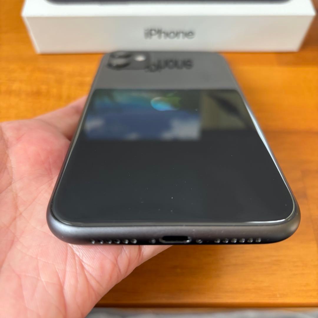 Apple iPhone 11 ブラック 本体