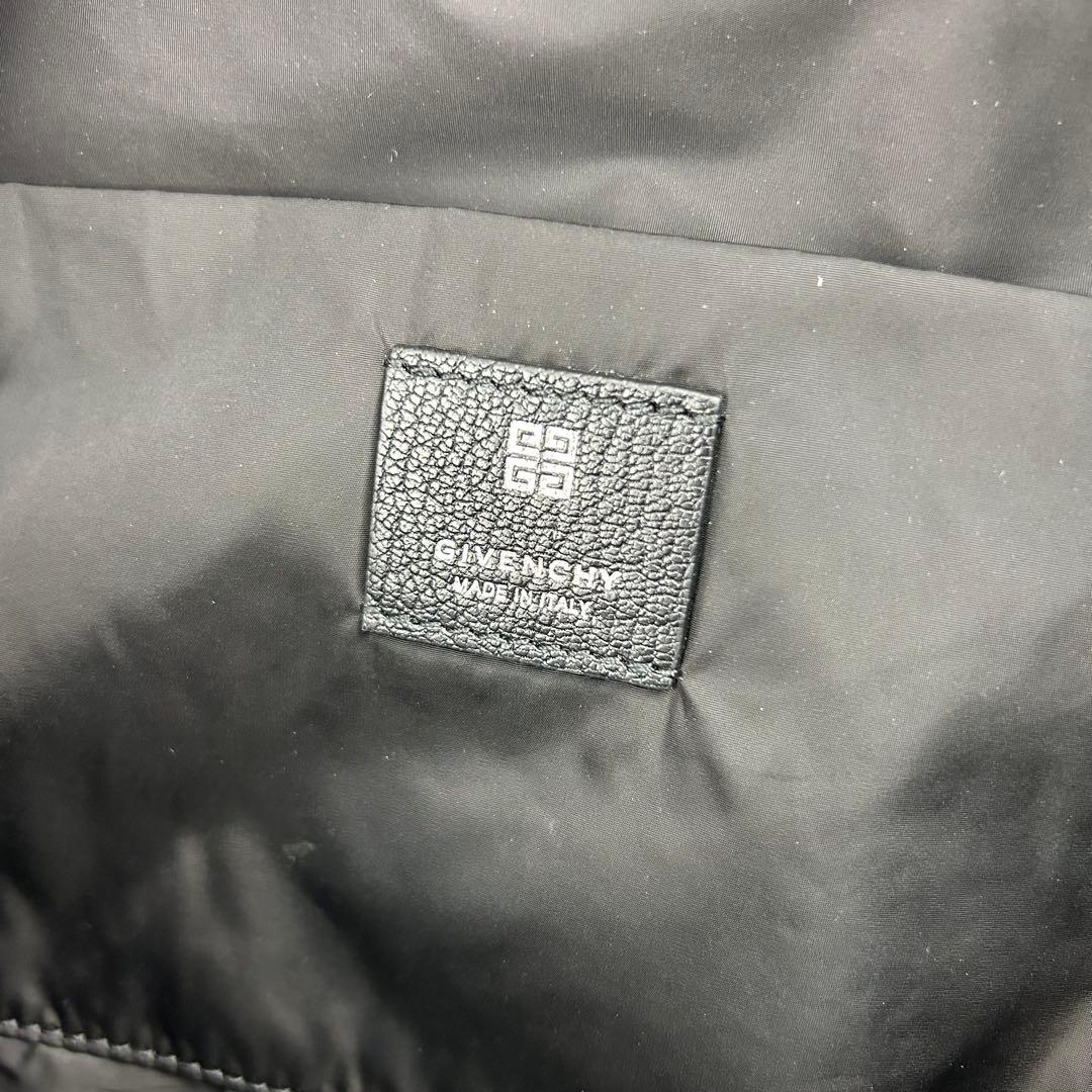 【美品】ジバンシー　エッセンシャル　ウエストポーチ　ボディバッグ　4Gpロゴ　黒