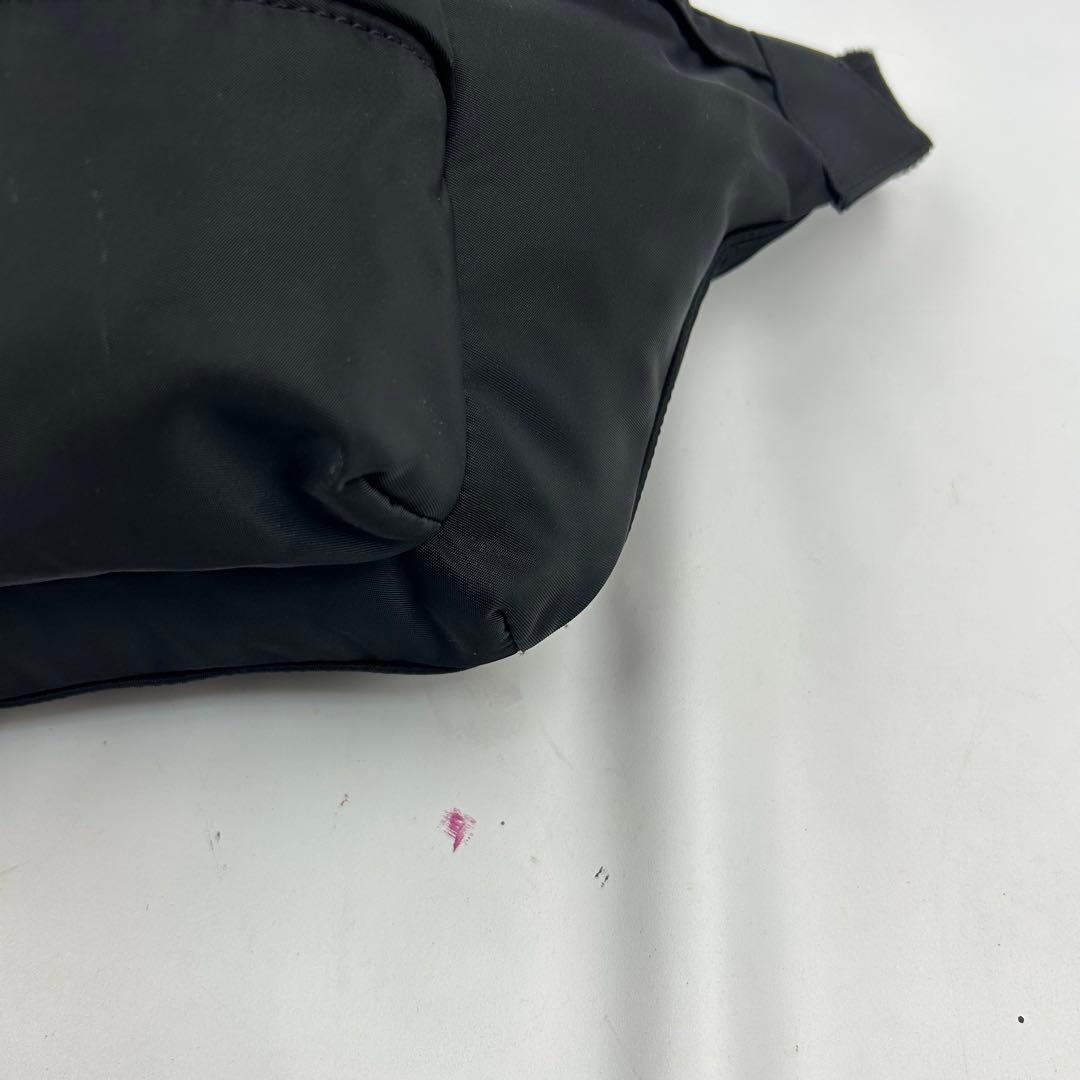 【美品】ジバンシー　エッセンシャル　ウエストポーチ　ボディバッグ　4Gpロゴ　黒