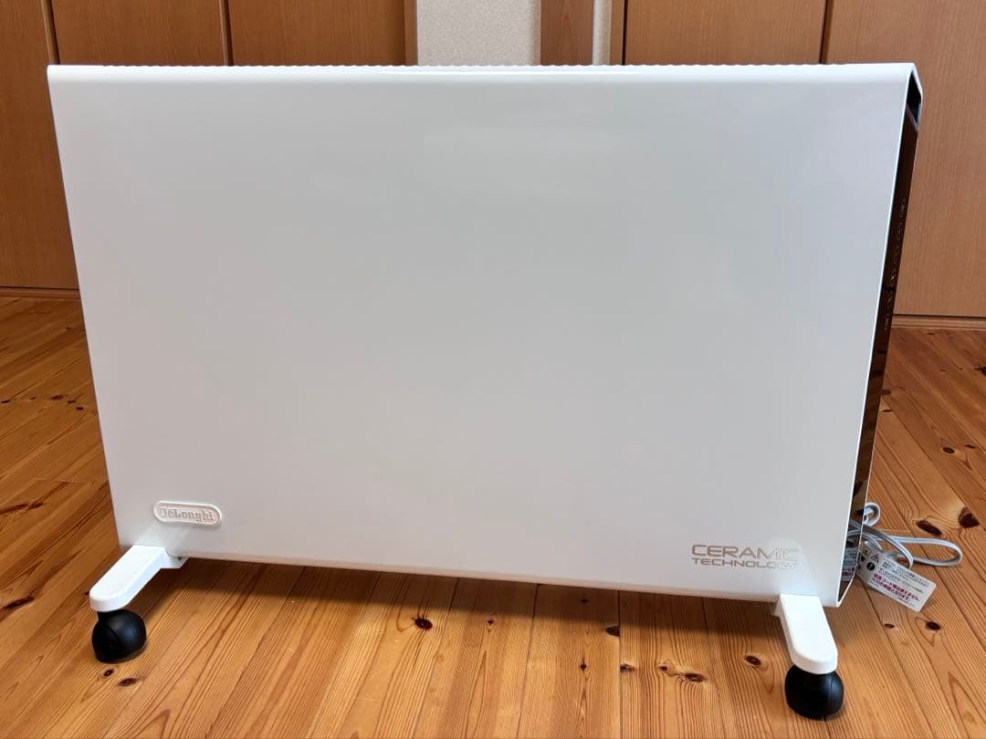 デロンギ　コンベクターヒーター　パネルヒーター