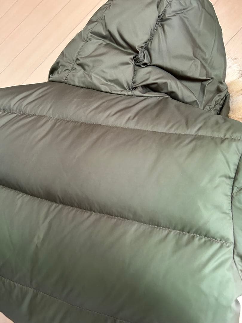 モンクレール オリーブグリーン フード付きダウンジャケット