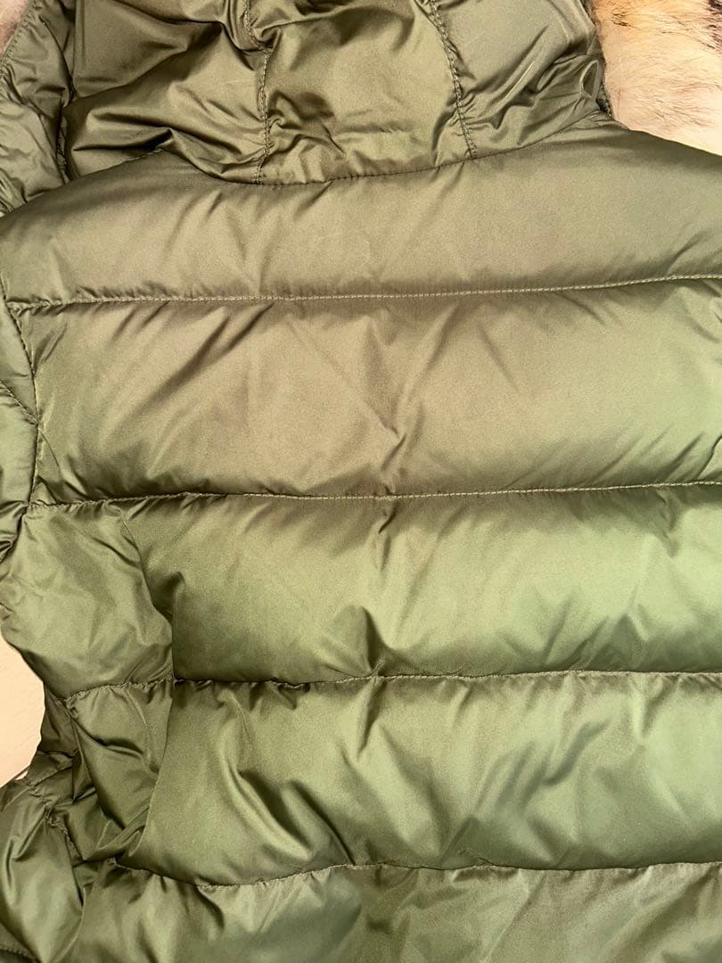 モンクレール オリーブグリーン フード付きダウンジャケット