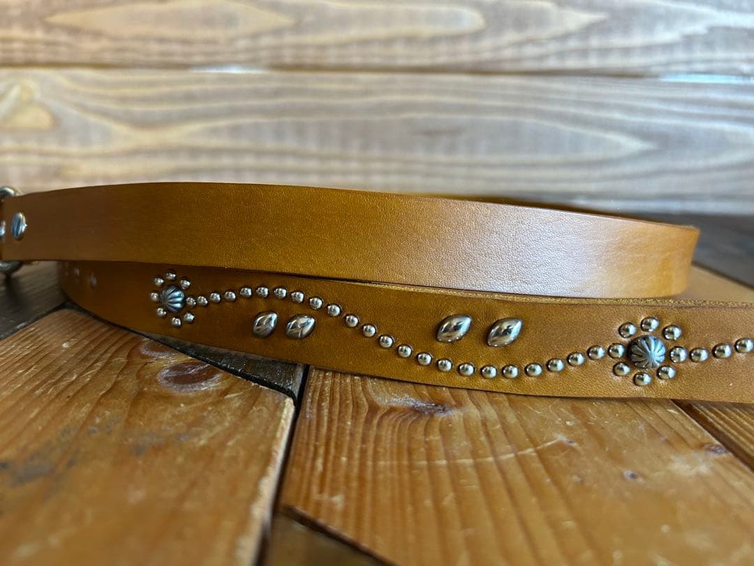 スタッズナローベルト22mm幅(ライトブラウン)ダブルリーフhtcナロー好き