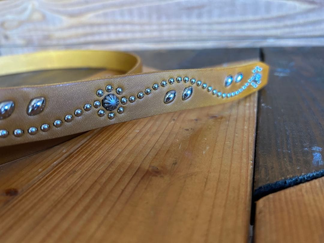 スタッズナローベルト22mm幅(ライトブラウン)ダブルリーフhtcナロー好き