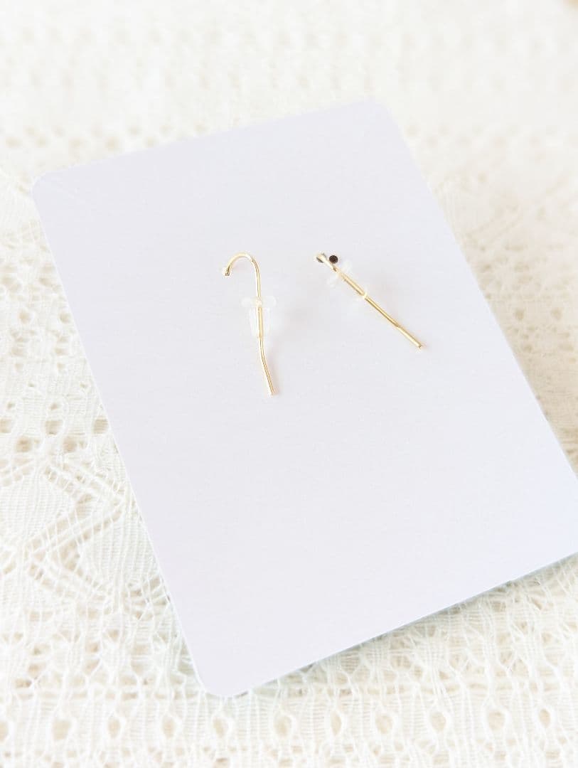 ミントさま専用　フックピアス〈華・胡粉グラデ&Stone〉