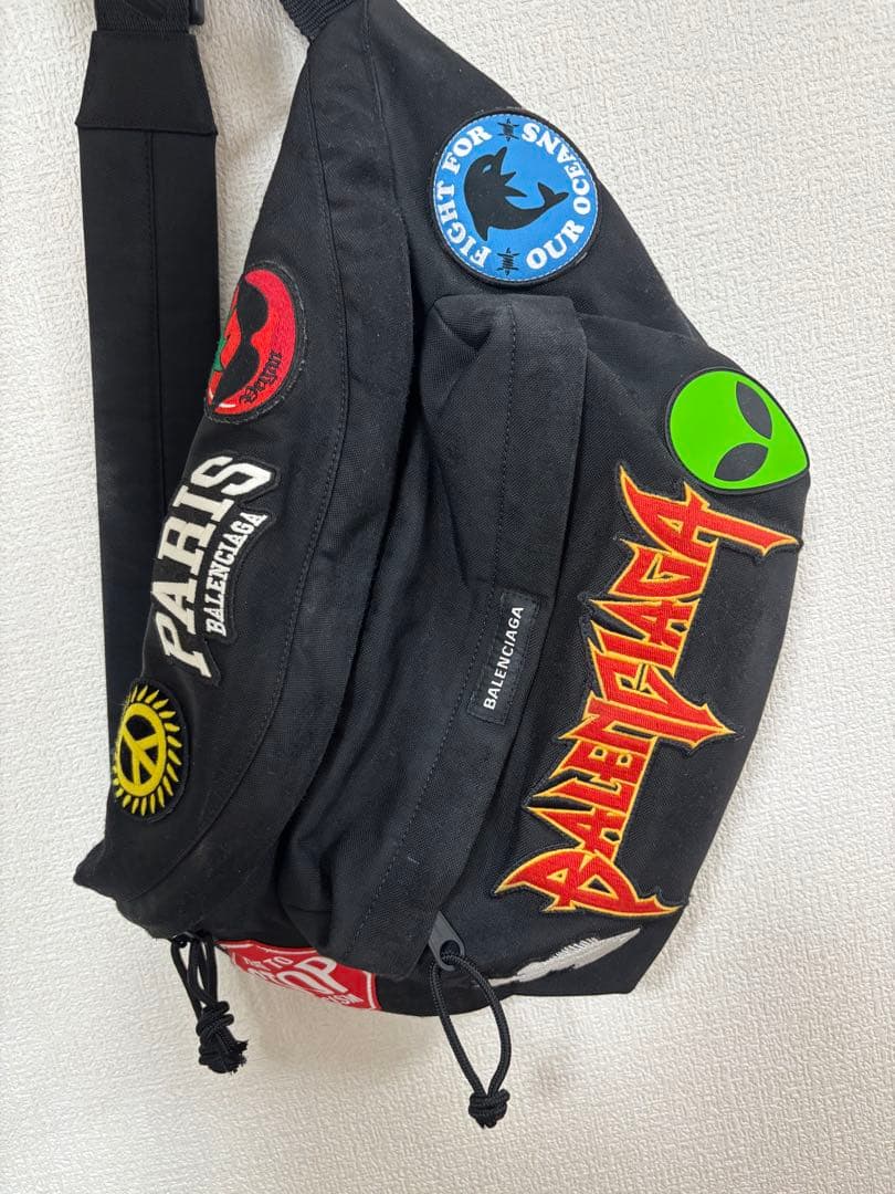 BALENCIAGA エクスプローラー XXL ボディバッグ ワッペン