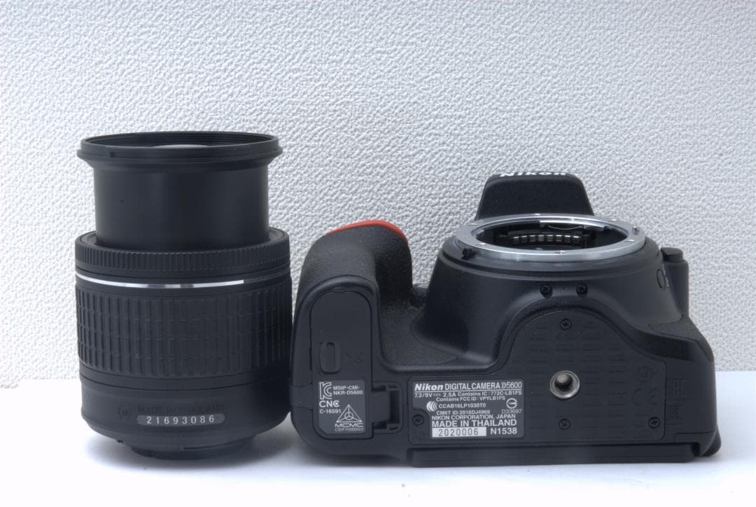 新品級♪ Nikon D5600 S数7972回 Wi-Fi搭載！高画質一眼
