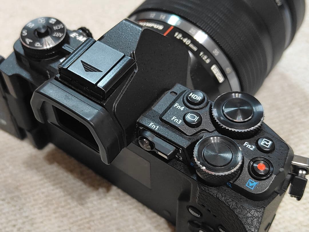 オリンパス OM-D E-M5 Mark II ボディ+PROレンズ+単焦点