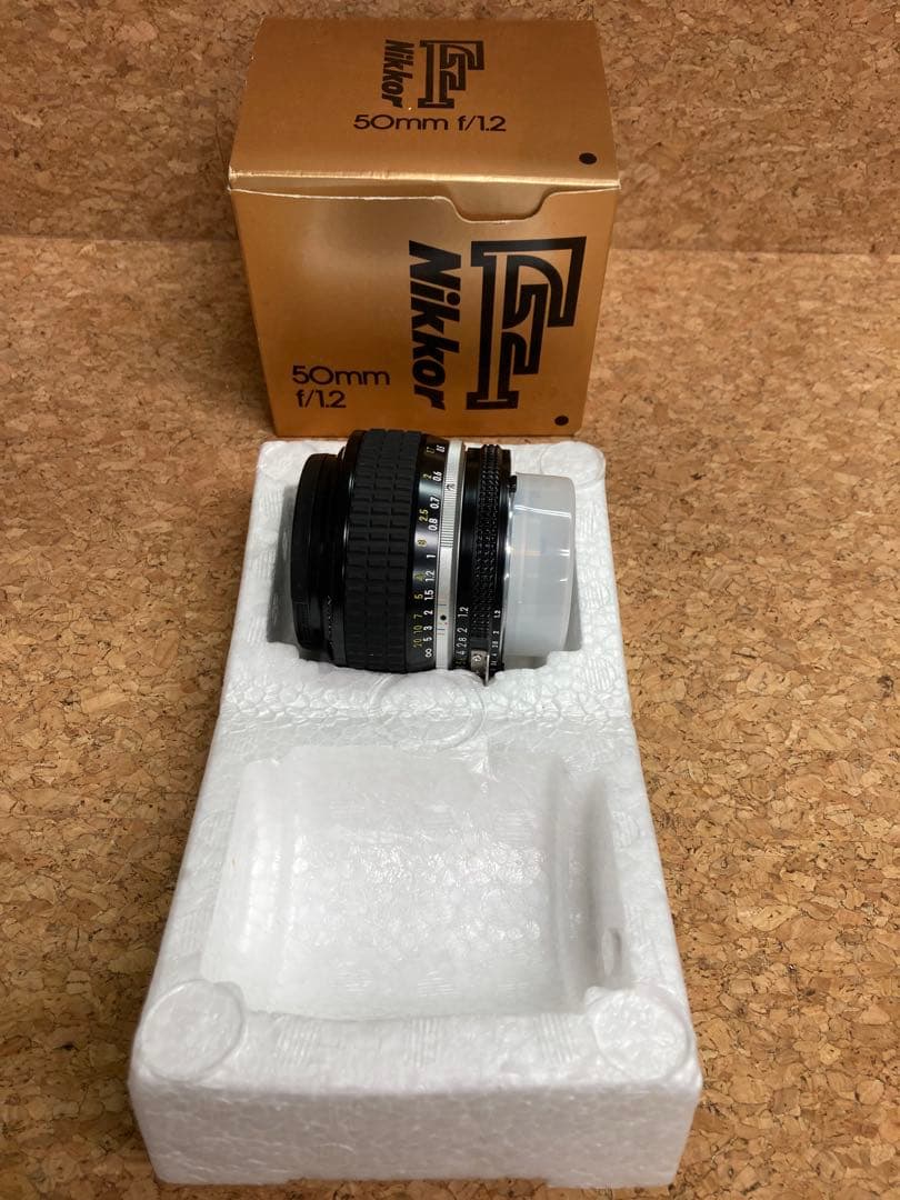 未使用品 Nikon FM2 + Nikkor 50mm f/1.2 未使用品