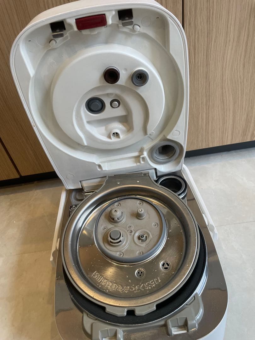 パナソニック5.5合炊きSR-SSX101 炊飯器