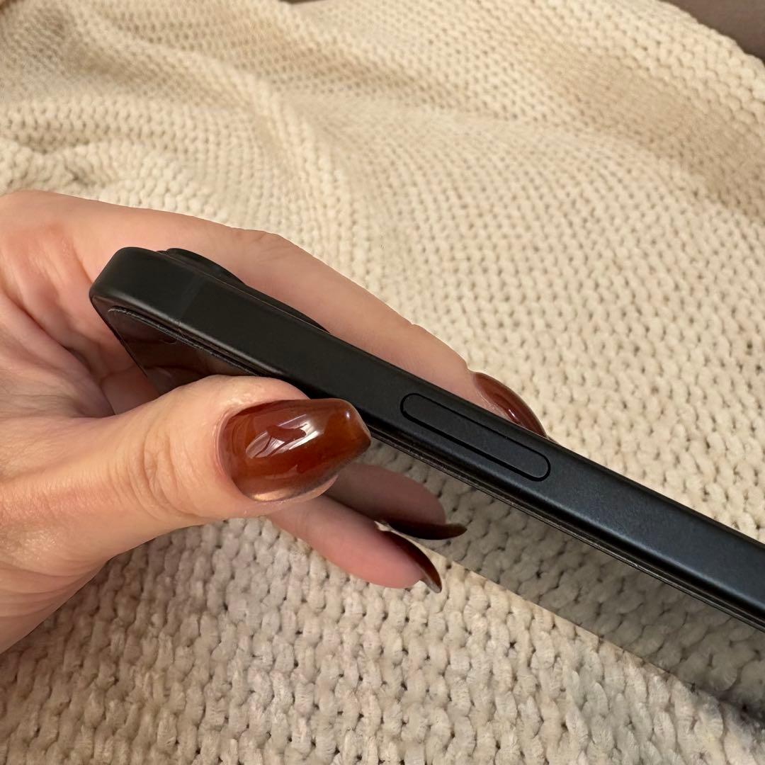 12/18【期間限定出品】美品♡iPhone15ブラック128GB