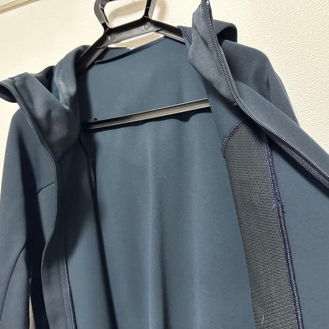 新品・未使用 デサント S.F TECH トレーニングジャケット タグ付き