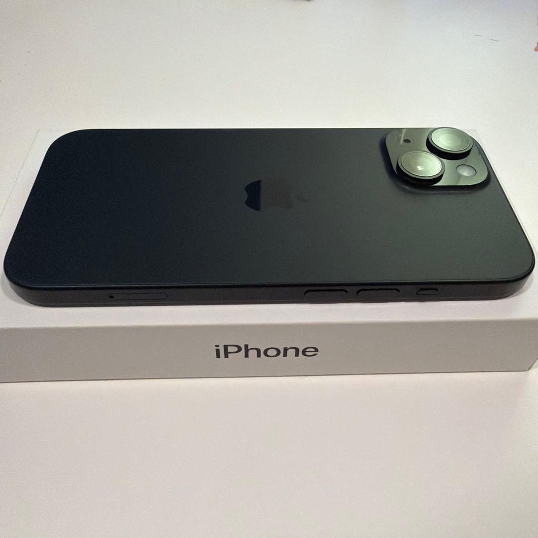 Apple iPhone 15 ブラック 256GB 本体 ＋ ケース