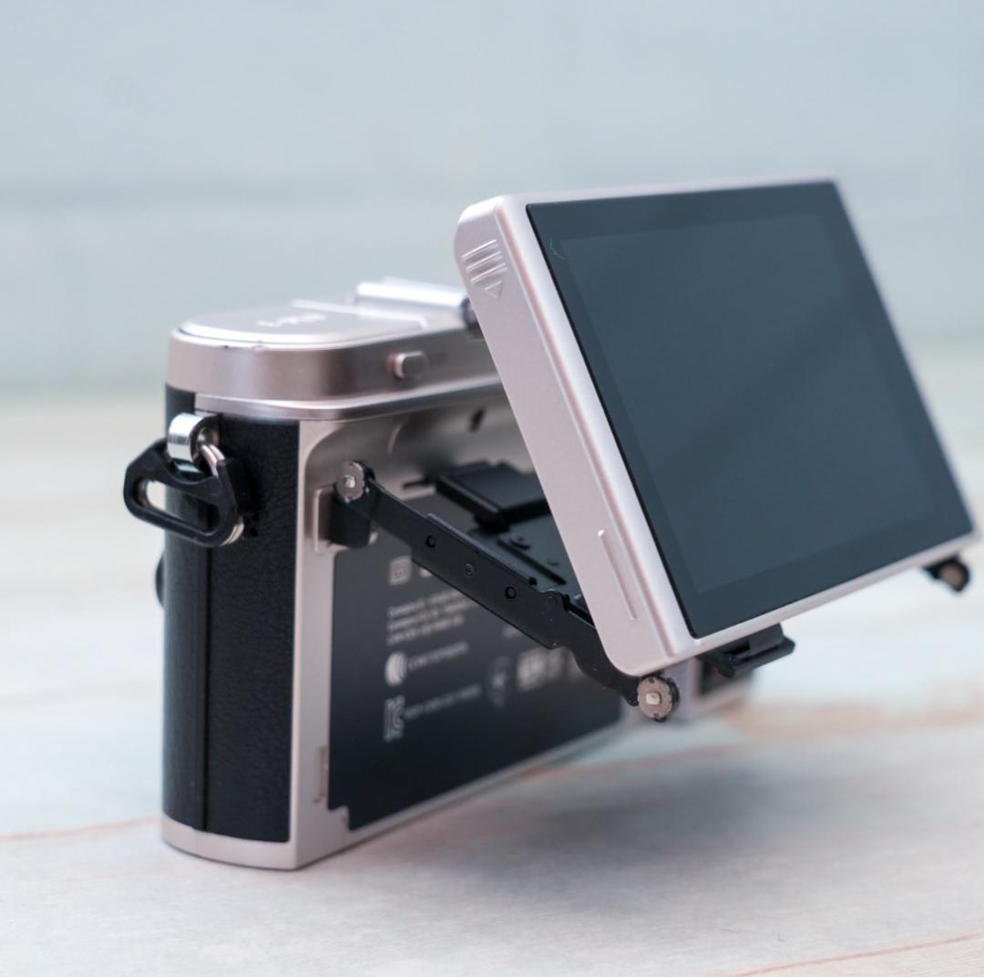 【美品】オリンパス E-PL9 ボディー　ブラック