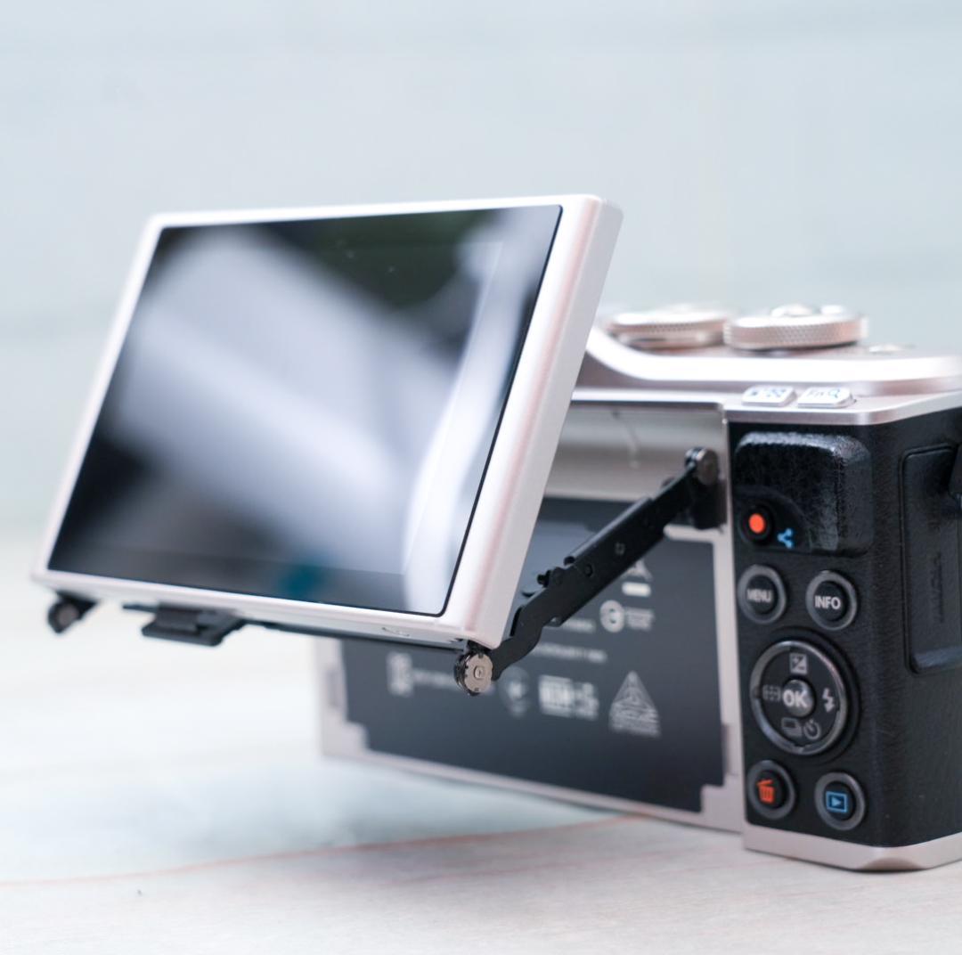 【美品】オリンパス E-PL9 ボディー　ブラック