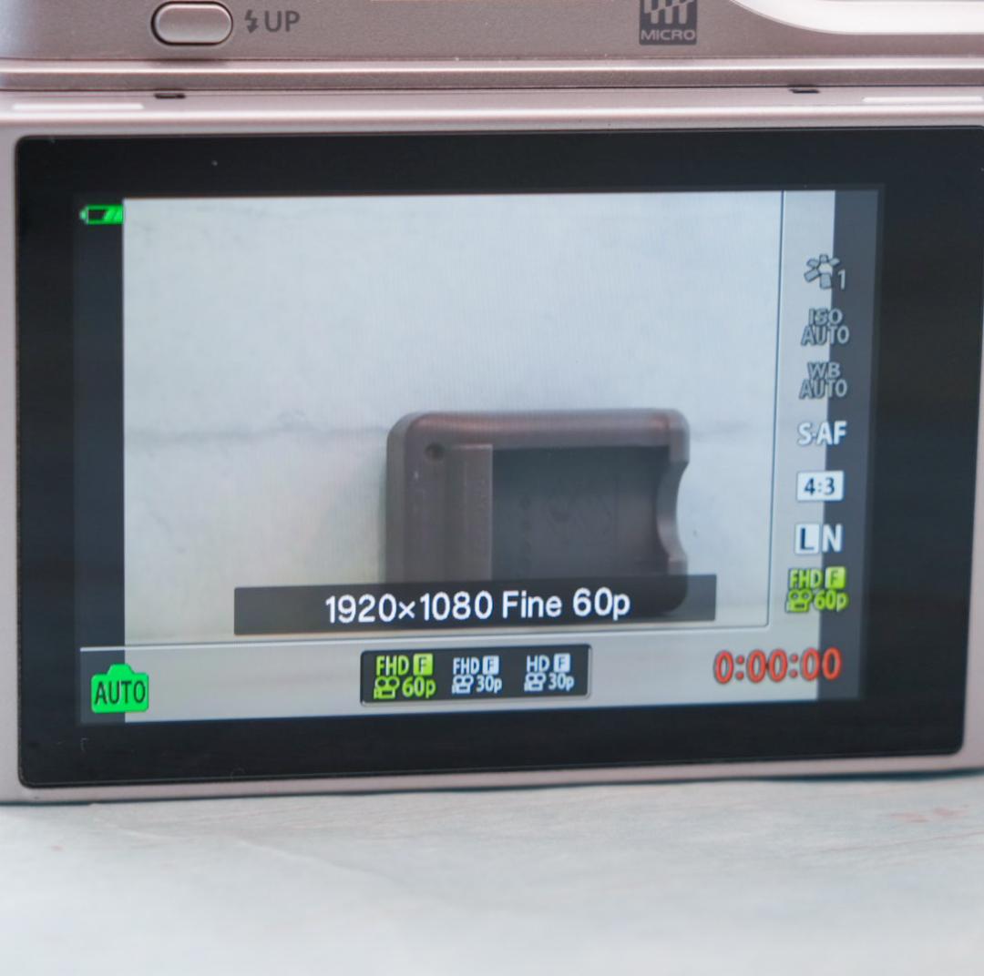 【美品】オリンパス E-PL9 ボディー　ブラック