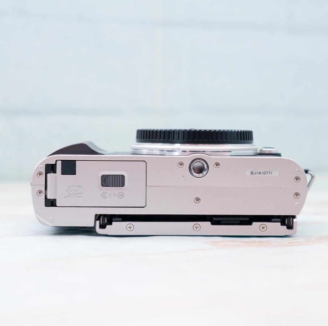 【美品】オリンパス E-PL9 ボディー　ブラック