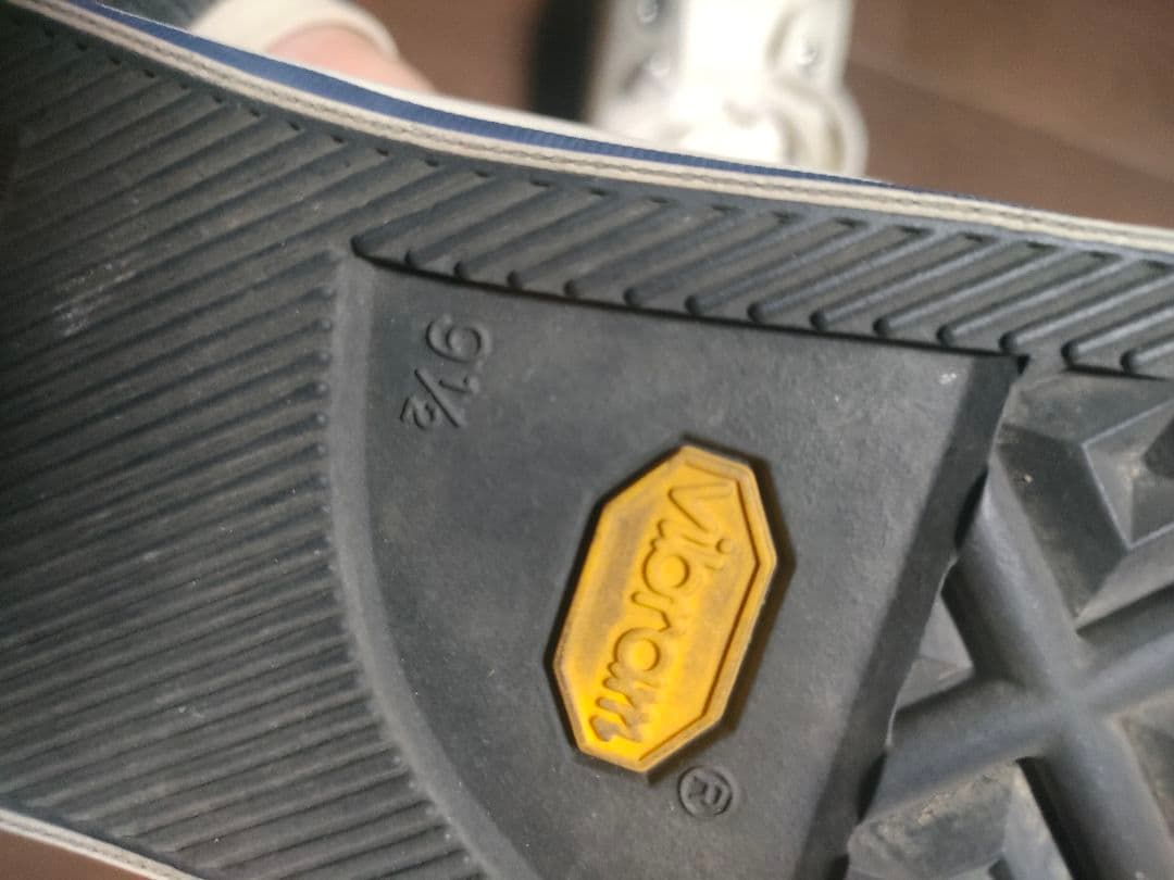 【売切価格】Addict & Converse ホワイトスニーカー