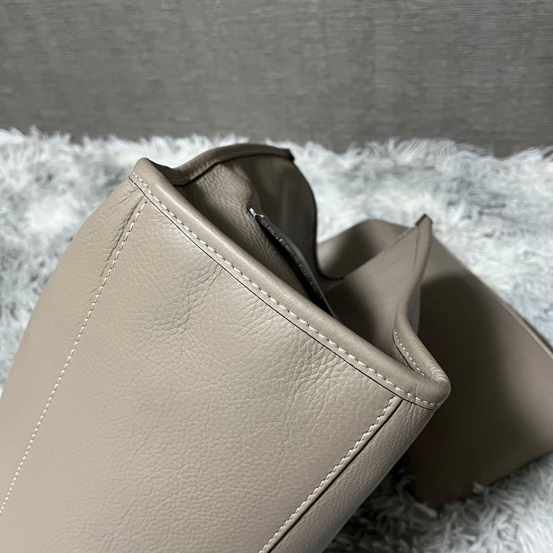 ✨️美品✨️ ジャンニキャリーニ マルチェッラ オールレザー グレージュ 肩掛け