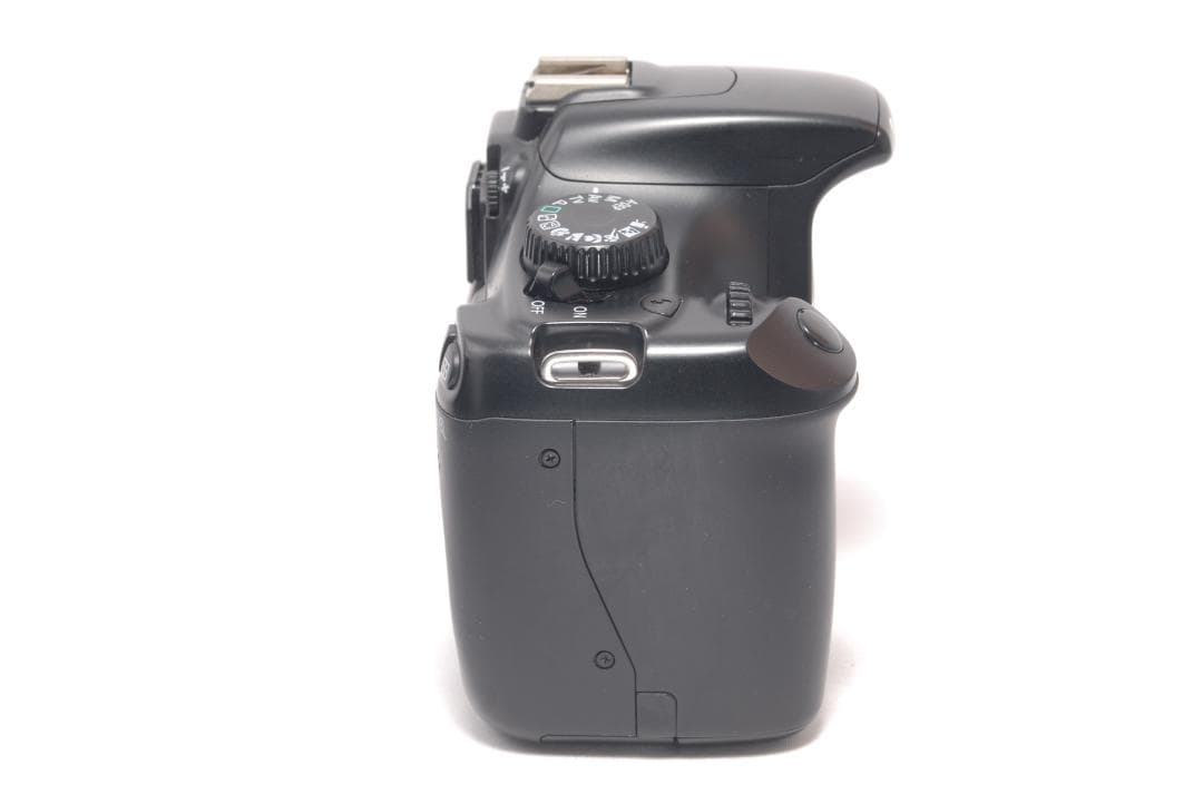 ⭐️軽くてコンパクト⭐️Canon Kiss X50 キャノン　デジタル一眼レフ