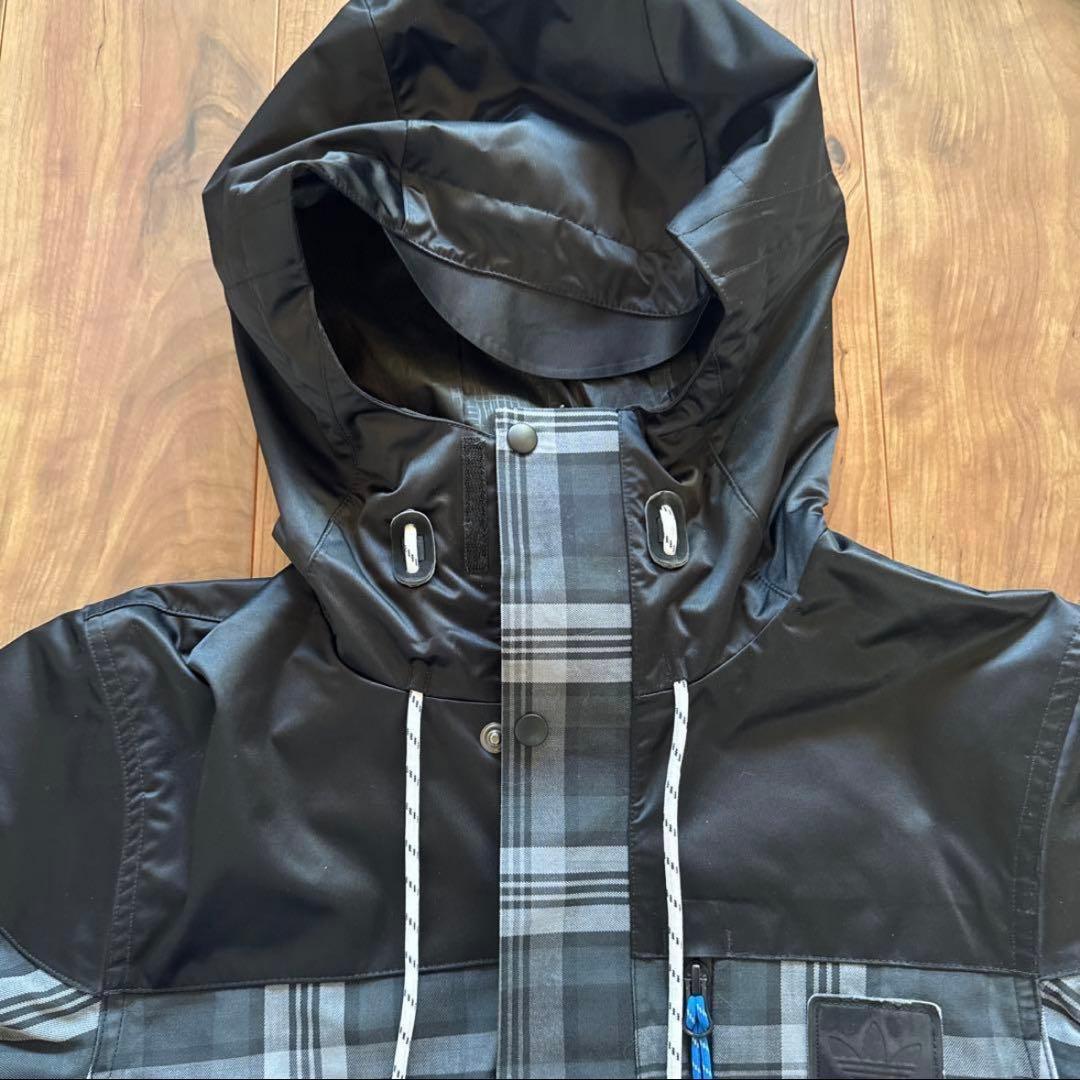 adidasオリジナル　スノーボードウェア スキーウエア　スノーウエア　上下