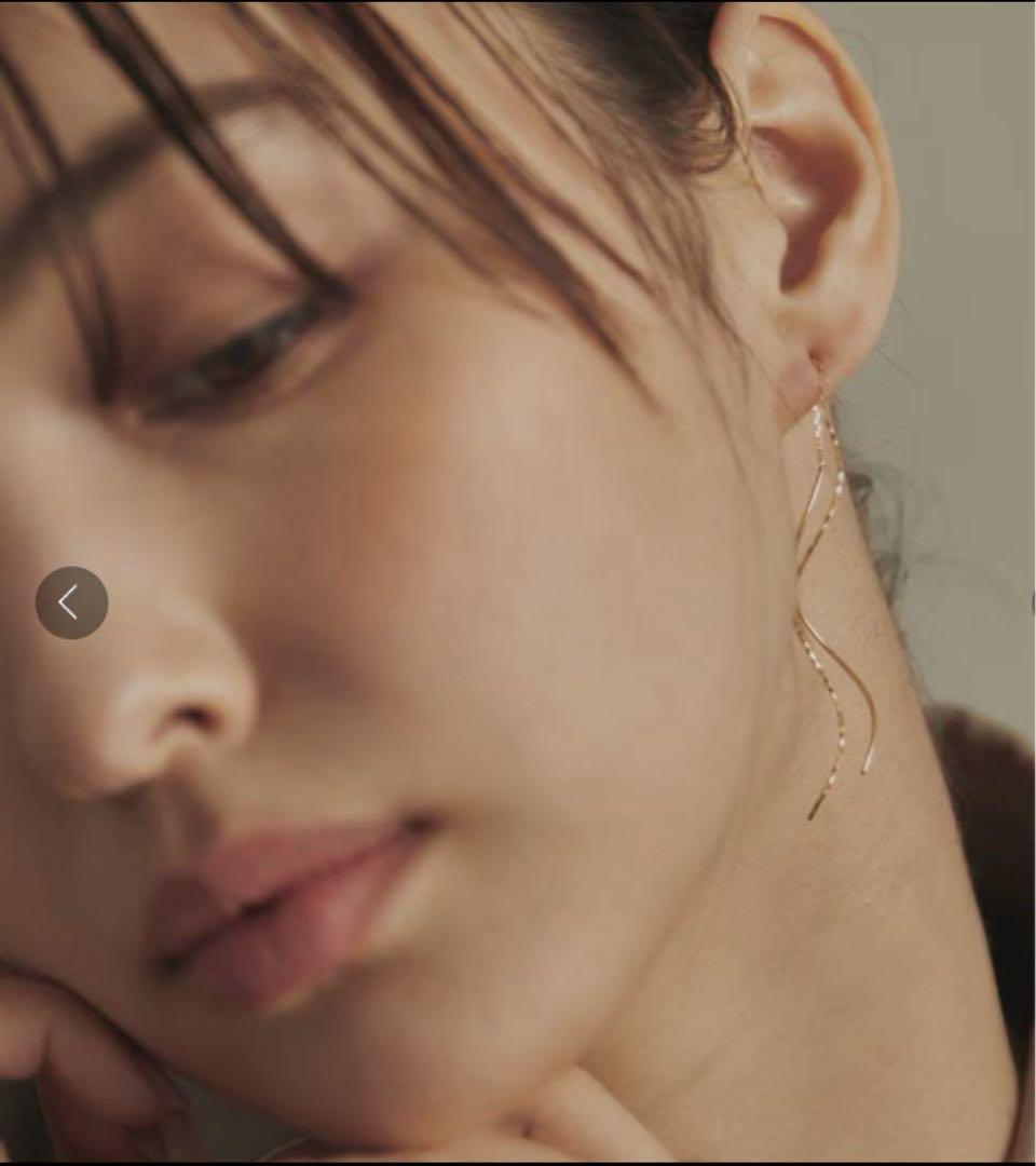 ココシュニックポリッシュミラーカットチェーンピアス片耳¥81400ヒロタカete