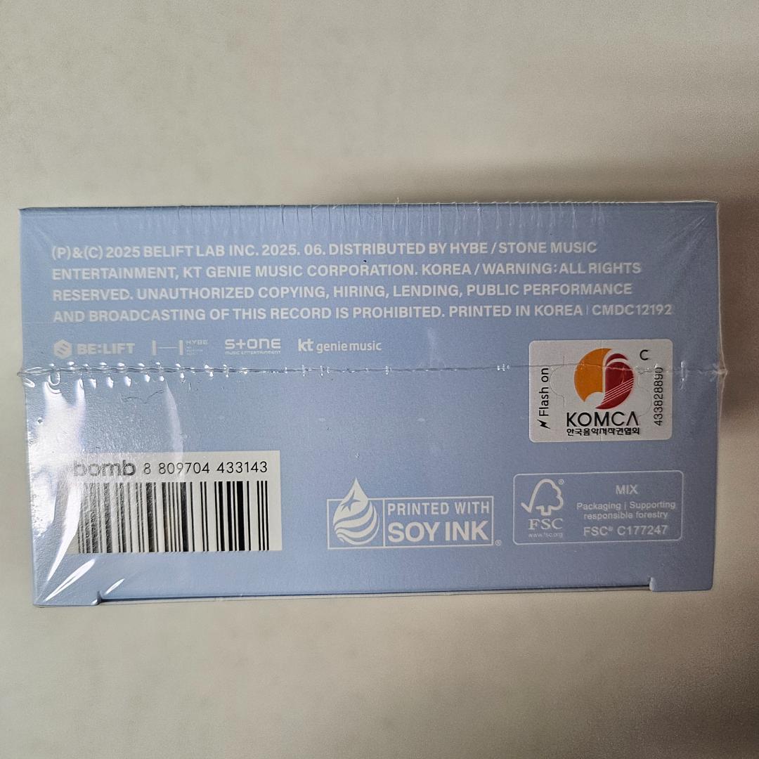 ILLIT アイリット [bomb] (Merch Ver.)