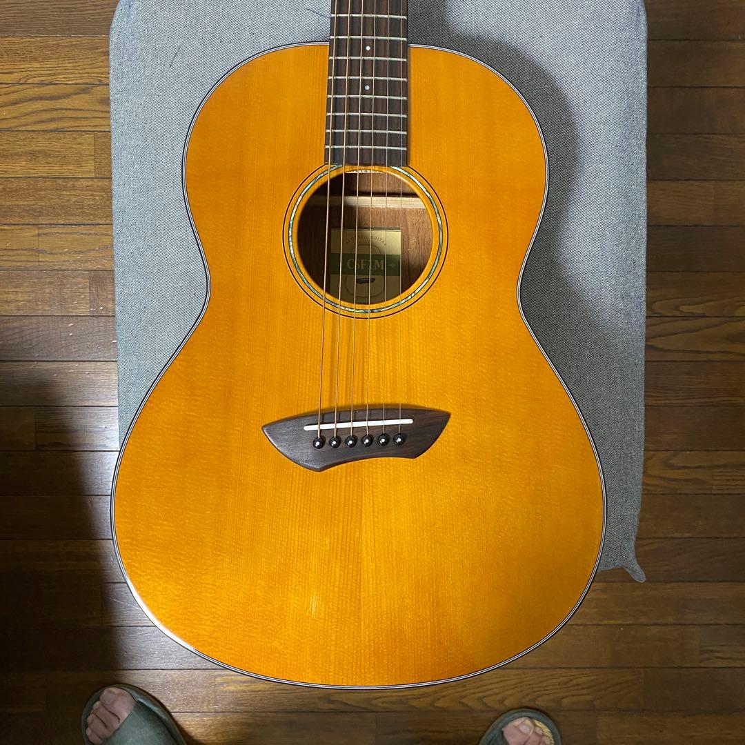 ヤマハ スモールサイズ　ギター CSF1M