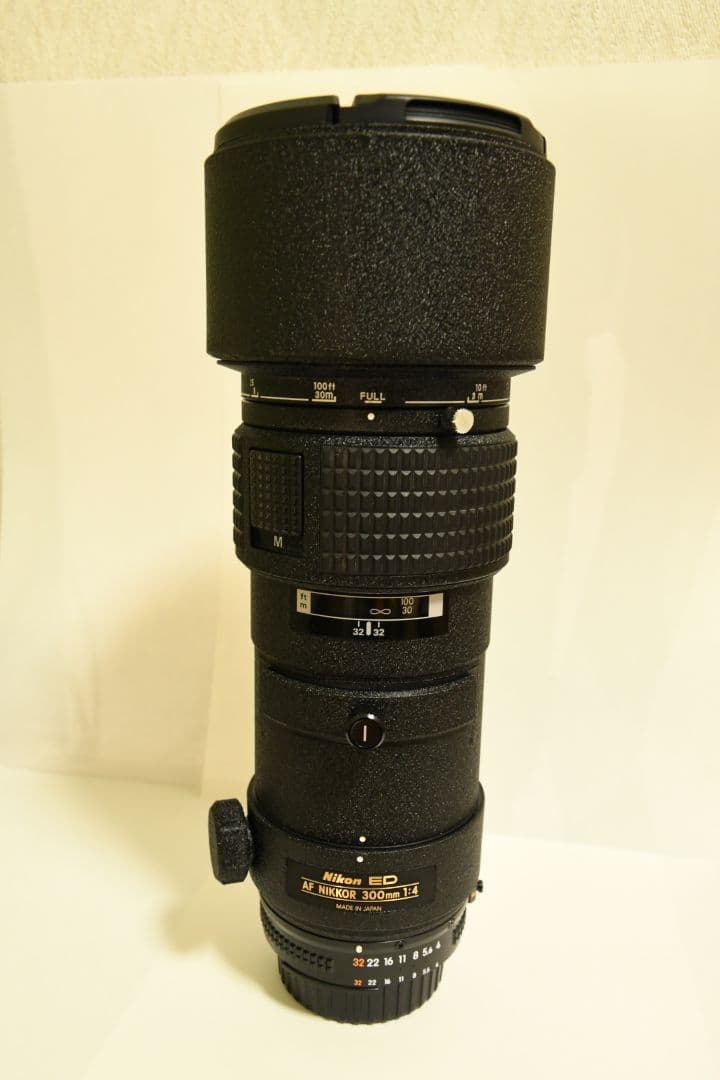 Nikon AF NIKKOR 300mm F4 ED　(フロントキャップ付)