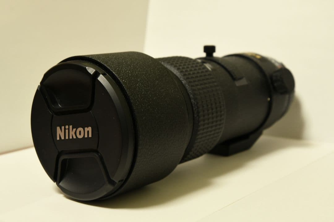 Nikon AF NIKKOR 300mm F4 ED　(フロントキャップ付)
