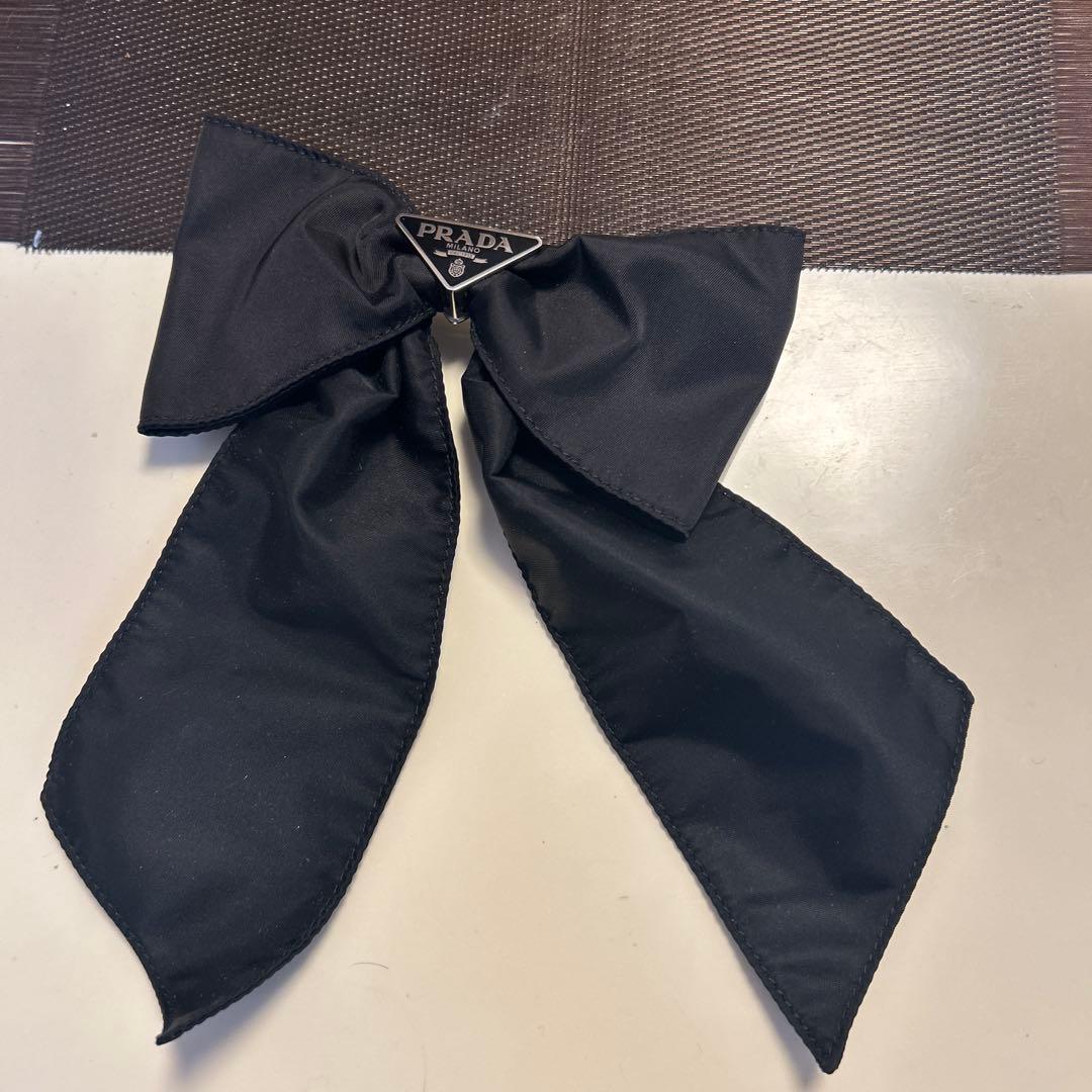 PRADA ブラックリボンヘアピン