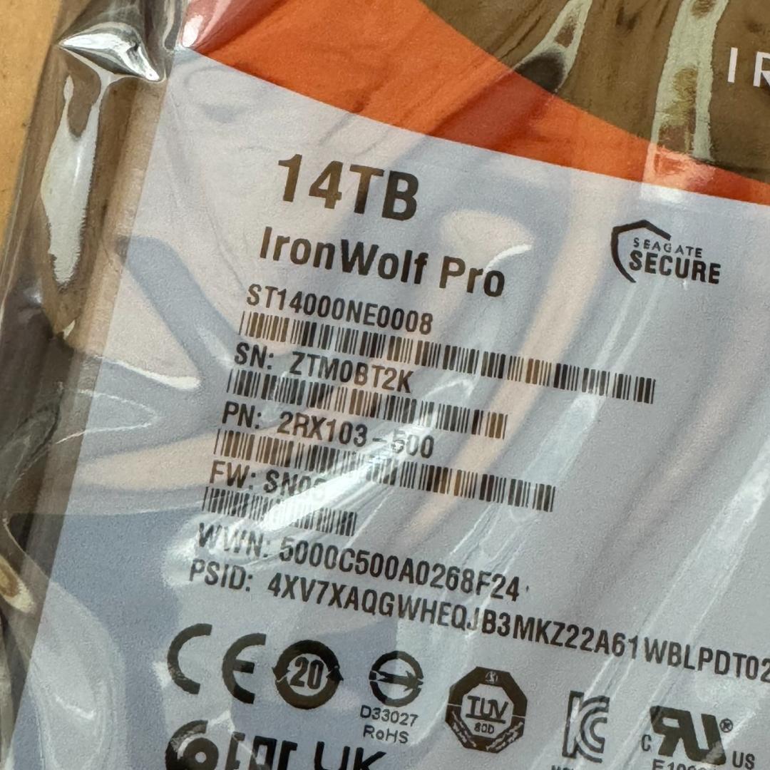 内蔵型ハードディスクドライブ Seagate IronWolf Pro 14TB ST14000NE0008