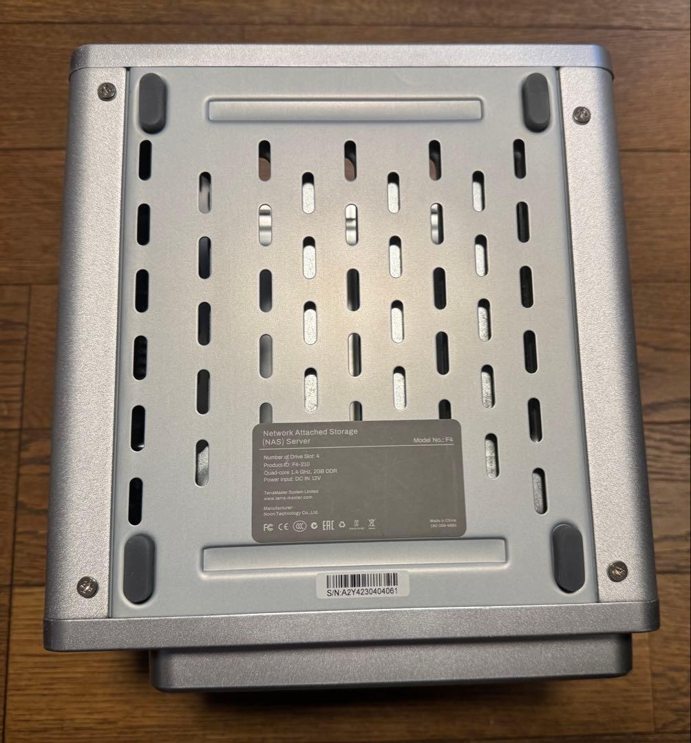 TerraMaster F4-210 4ベイNAS RAID対応 シルバー