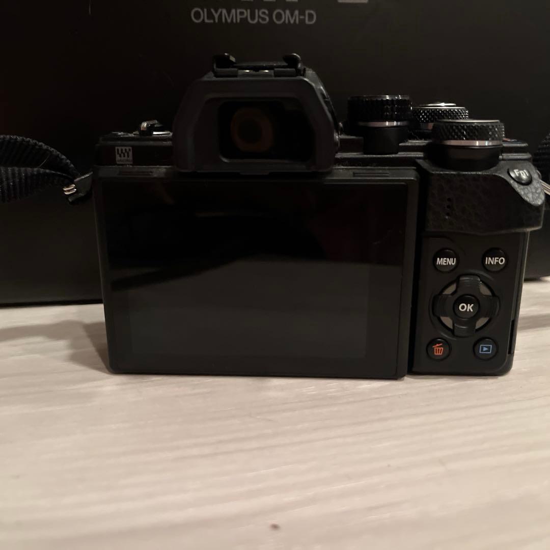 【デジタルカメラ】OLYMPUS OM-D E-M10 Mark II