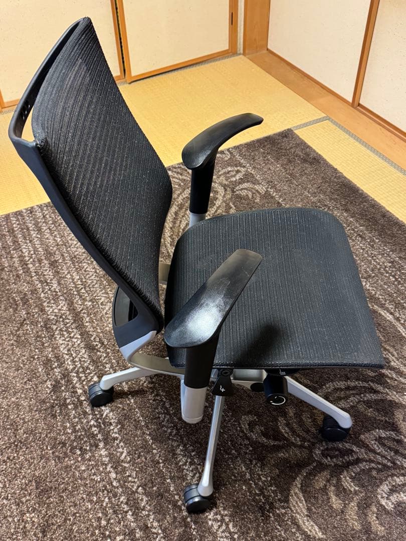 オカムラ バロン 5本脚 ハイバック 座メッシュ ブラック