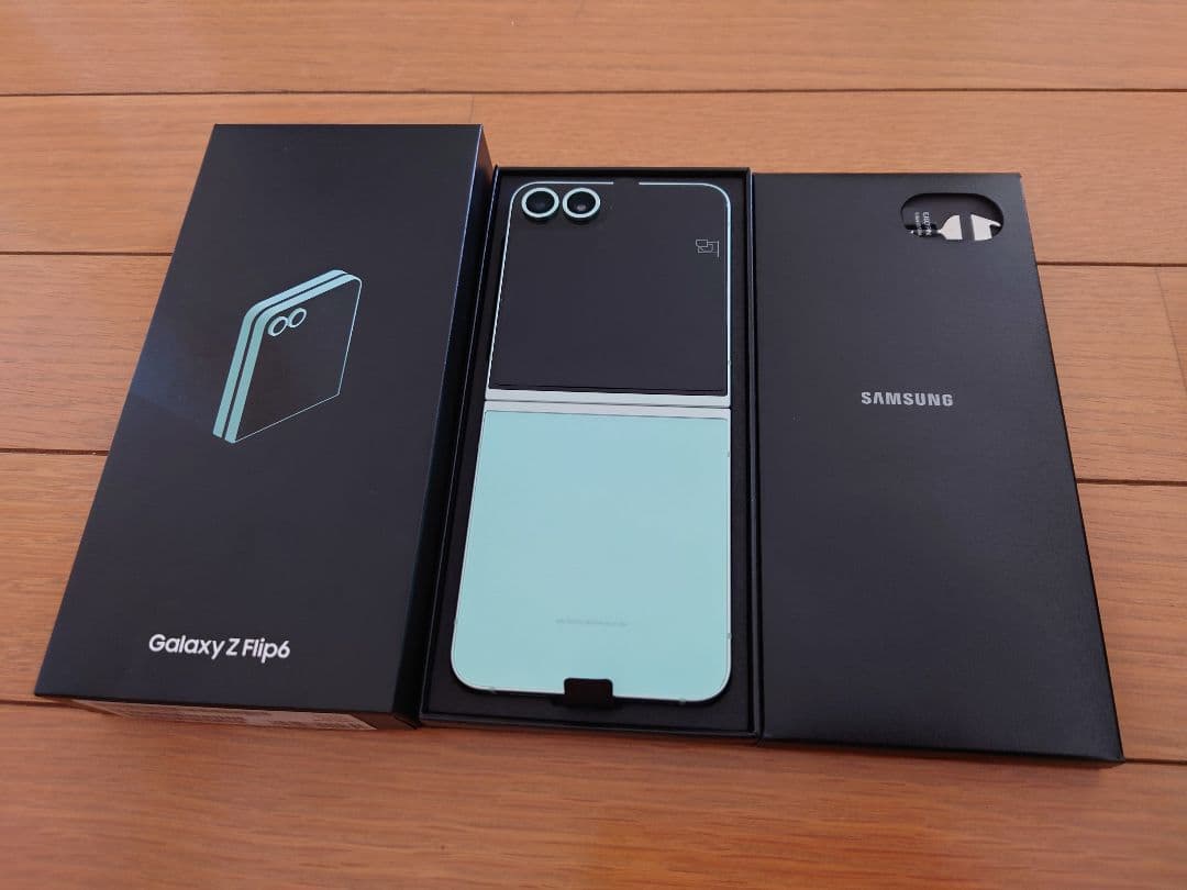 美品 Samsung Galaxy Z Flip6 SC-54E ミント
